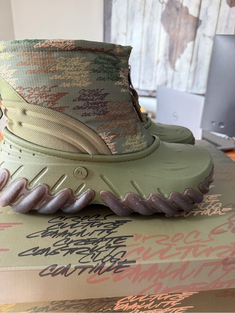 CROCS Echo Boot in Army Green